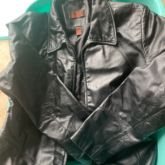 Ladies Danier leather jacket - Picture 1 of 4